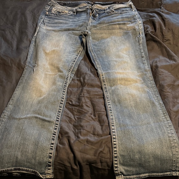 Vigoss Women's Classic Straight Leg Jeans - Blue - Picture 4 of 6